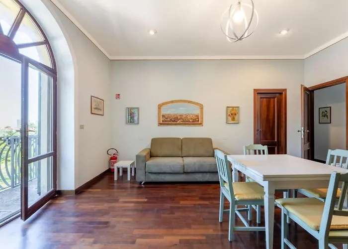 R37 - Casa Tamarina . *